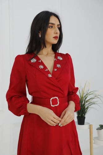 فستان ستان خفيف بحزام كرستال