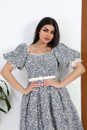 فستان ميد مع حزام