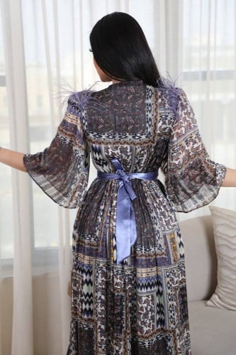 فستان ملكي بمقاسات كبيره