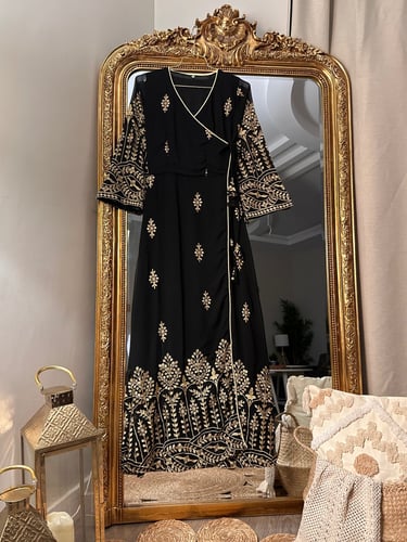 جلابية لف شيفون مطرز