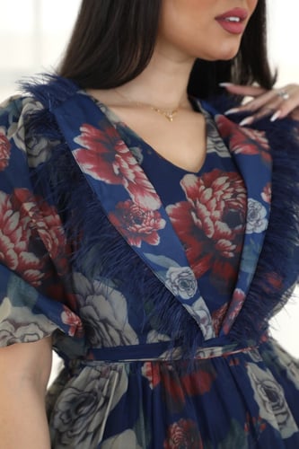 فستان مشجر ب ريش من الصدر