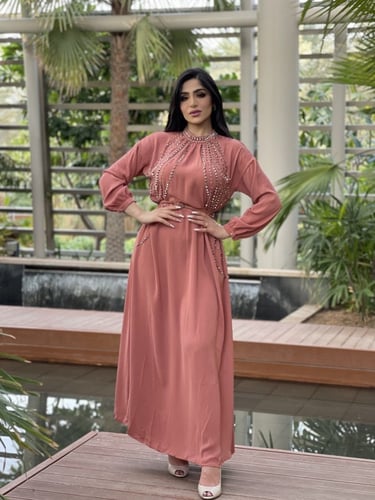 فستان باكمام وكرستال مع حزام