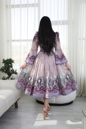 فستان ميد مشجر بتصميم مختلف