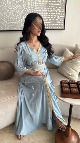 جلابيه راقية بتطريز شك وحزام