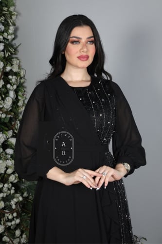 فستان سهره ناعم بتطريز وأكمام طويله