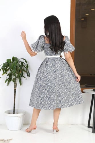 فستان ميد مع حزام