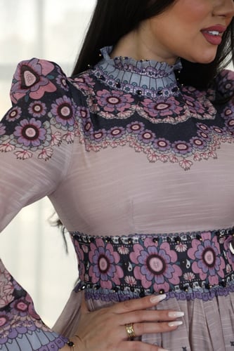 فستان ميد مشجر بتصميم مختلف