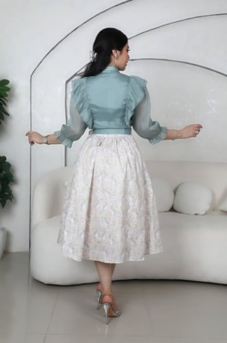 طقم تنوره وبلوزه بستايل مختلف