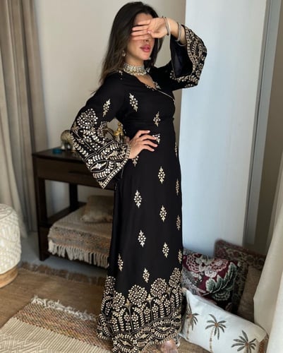 جلابية لف شيفون مطرز