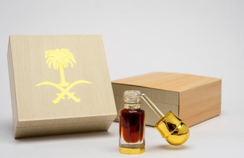 دهن عود بيور تراد بخوري معتق ربع تولة 3 غرام للجنس...