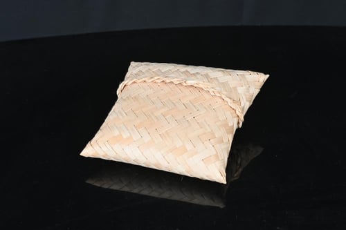 مجموعة (12) شنطه خزف