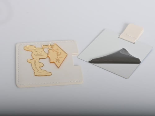 مجموعه (12) مريات جلد مع كتابة عليها حسب الطلب