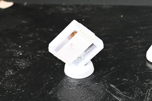 مجموعه(12) برواز شفاف مع ربع تولة مسك وثيم حسب الط...