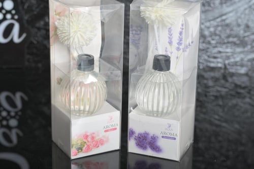 مجموعه(12) فواحات بي علبة شفاف شكل كورة بعدة روائح