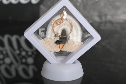 مجموعه (12) برواز مع ميدليه الف مبروك التخرج