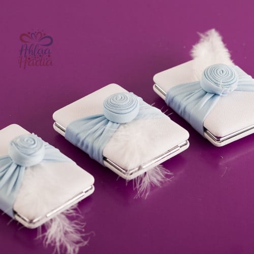 مجموعة (12) مرايا مستطية مع التنسيق ولوقو حسب الطل...