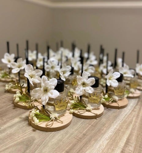 مجموعة (12) فواحة مع قاعدة خشبية