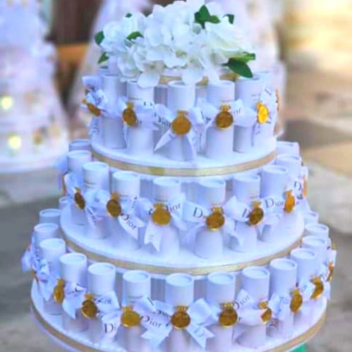 مجموع (12) تنسيق عطر اصفهان مع كتابه الأسم عليها ح...