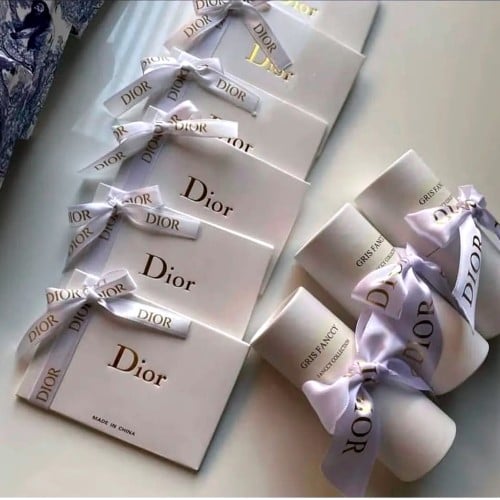 مجموعه (12) تنسيق عطورات مع مريات مع كتابة اسم حسب...