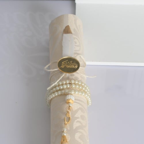 مجموعه (6) سجادة صلاة ومسبحة مع التنسيق ولوجو حسب...