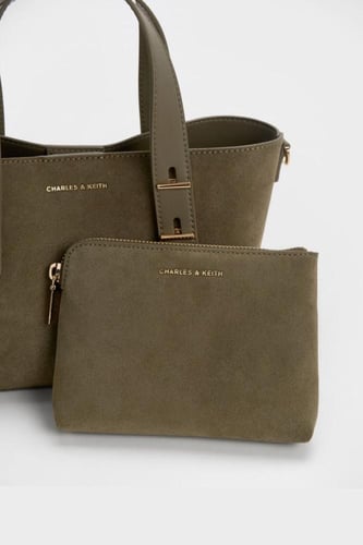 حقيبة توت ميني شانيا بمقبضين من جلد الغزال المُعاد...