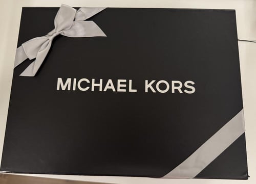 كروس بودي صغيرة مع بوكس هدايا