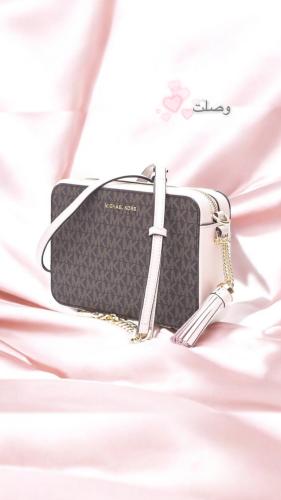 حقيبة من مايكل كورس