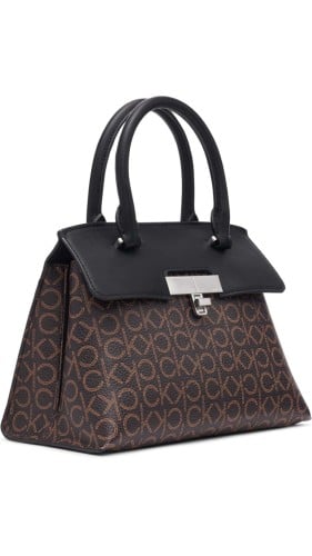 حقيبة من كالفن كلاين