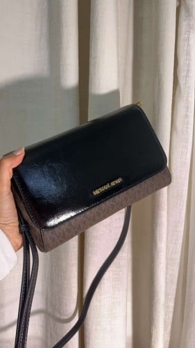 حقيبة من مايكل كورس