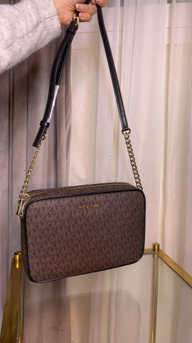 حقيبة من مايكل كورس