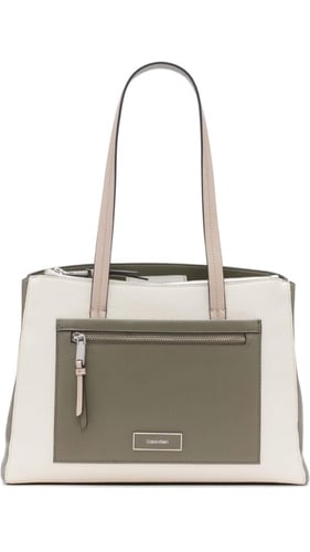 حقيبة من كالفن كلاين