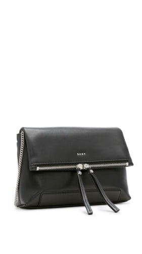 حقيبة من دكني DKNY