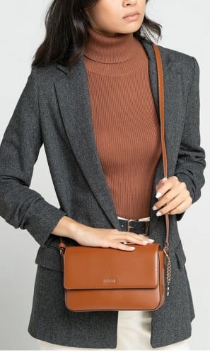 شنطه جملي من دكني Dkny