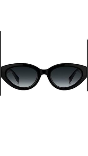 نظارة من تومي هيلفيغر