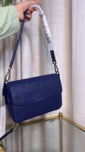 حقيبة كتف كحلي من كالفن كلاين