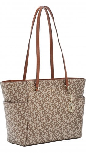 حقيبة من دكني DKNY