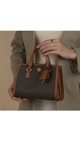 حقيبة من مايكل كورس