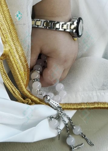 بكج البشت الأبيض