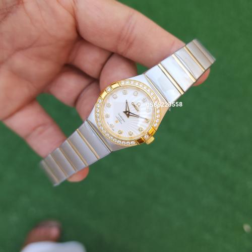 اوميغا نسائي كونستليشن