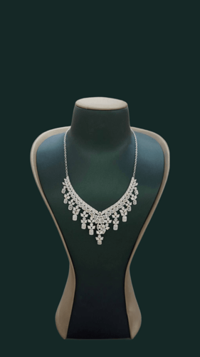 طقم أبيض فخم عيار 18 وزن 37.60 (103)