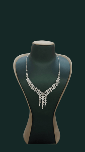 طقم أبيض فخم عيار 18 وزن 30.14 (102)