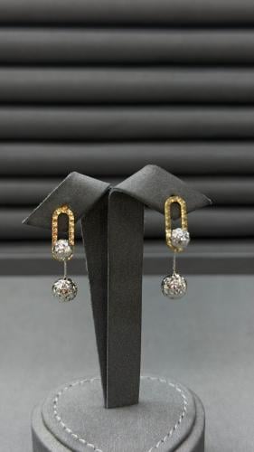 18-karat gold ring, weight 3.4