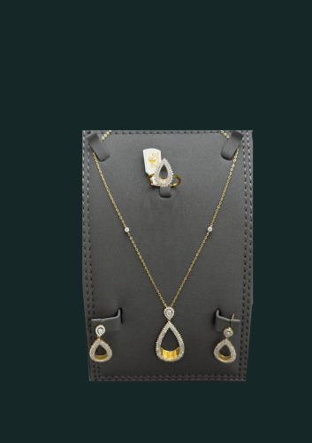 نص طقم (فخم) عيار 18 وزن 9.87