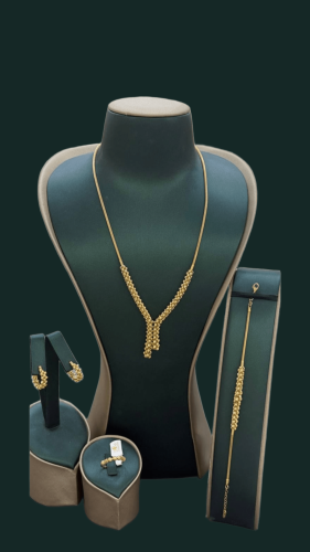 طقم إيطالي فخم عيار 18 ذهب صافي الوزن 32.88