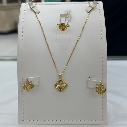 نص طقم عيار 18 وزن 12.40