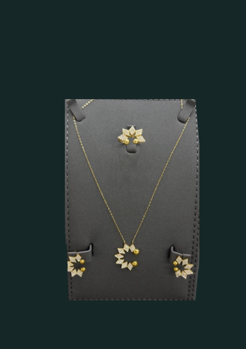 نص طقم عيار 18 وزن 6.70