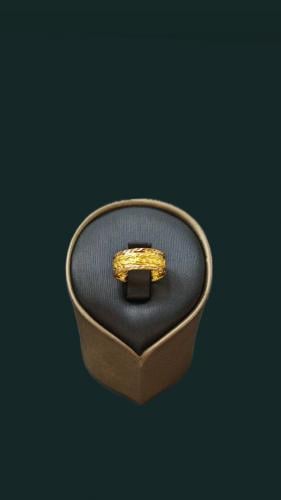 21-karat ring weight 1.87 size 6.50