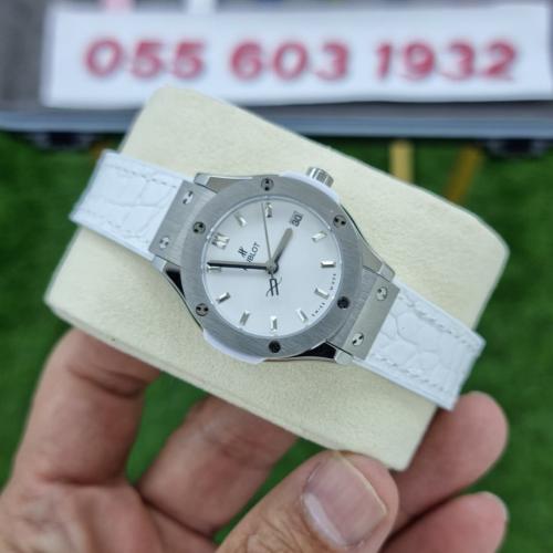 ساعة هوبلو كلاسيك فيوجن ابيض كامل