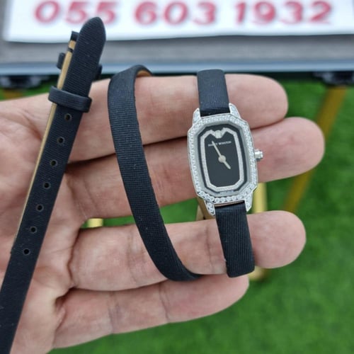 ساعة هاري وينستون اميرالد سماوي