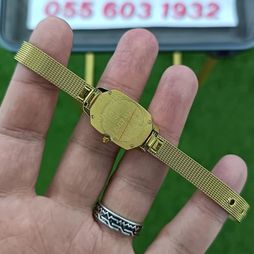 ساعة هاري وينستون اميرالد ذهبي